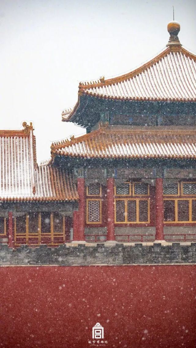 The first snow in the Forbidden City