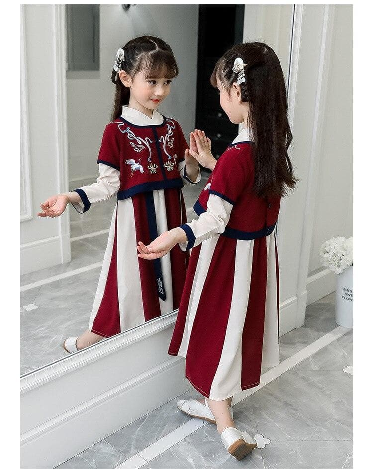 A very temperamental Chinese traditional cultural costume children Hanfu, it looks noble and elegant like a fairy. Tryst Hanfus  is the best Hanfu brand in China, a model of modern Hanfu. Enjoy the temptation of uniforms brought by fairy skirts. Give a Hanfu costume. Gift for your children, boy and girl Children hanfu dress