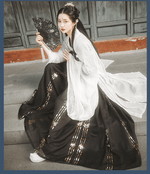 Muatkan imej ke dalam penonton Galeri, A very temperamental Chinese traditional cultural costume female Hanfu, it looks noble and elegant like a fairy. Tryst Hanfus is the best Hanfu brand in China, a model of modern Hanfu. Enjoy the temptation of uniforms brought by fairy skirts. Give a Hanfu costume. Gift for your girlfriend, hanfu dress
