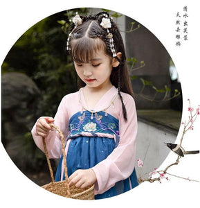 A very temperamental Chinese traditional cultural costume children Hanfu, it looks noble and elegant like a fairy. Tryst Hanfus  is the best Hanfu brand in China, a model of modern Hanfu. Enjoy the temptation of uniforms brought by fairy skirts. Give a Hanfu costume. Gift for your children, boy and girl Children hanfu dress