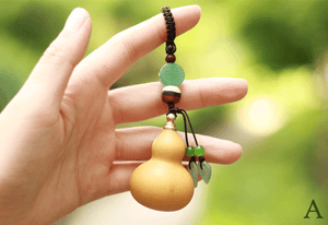 Natural old gourd Fengshui car keychain pendant pendant men and women safe lucky charm creative bag pendant