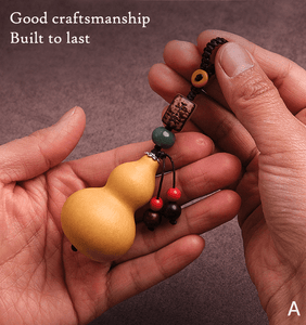 Natural old gourd Fengshui car keychain pendant pendant men and women safe lucky charm creative bag pendant