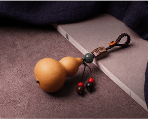 Natural old gourd Fengshui car keychain pendant pendant men and women safe lucky charm creative bag pendant