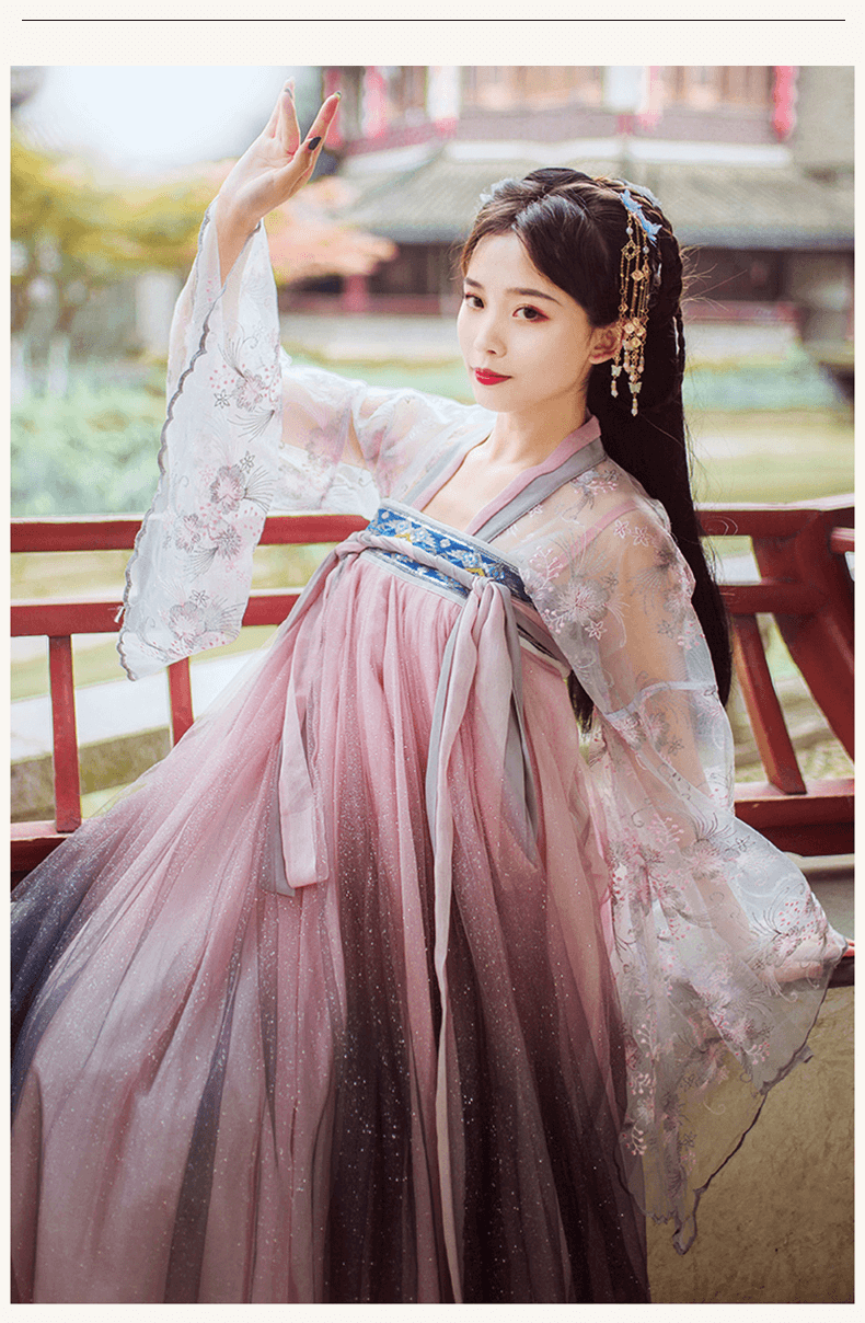 Beautiful Lady of Guanghan Palace 丨Tryst Hanfu & Cheongsam