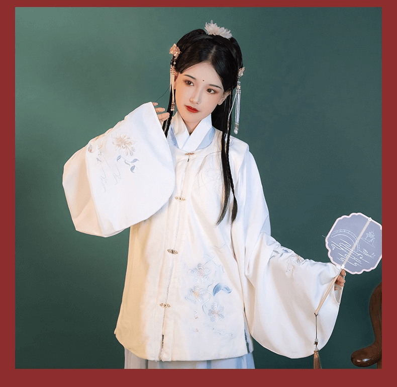 A very temperamental Chinese traditional cultural costume female Hanfu, it looks noble and elegant like a fairy. Tryst Hanfus  is the best Hanfu brand in China, a model of modern Hanfu. Enjoy the temptation of uniforms brought by fairy skirts. Give a Hanfu costume. Gift for your girlfriend, hanfu dress