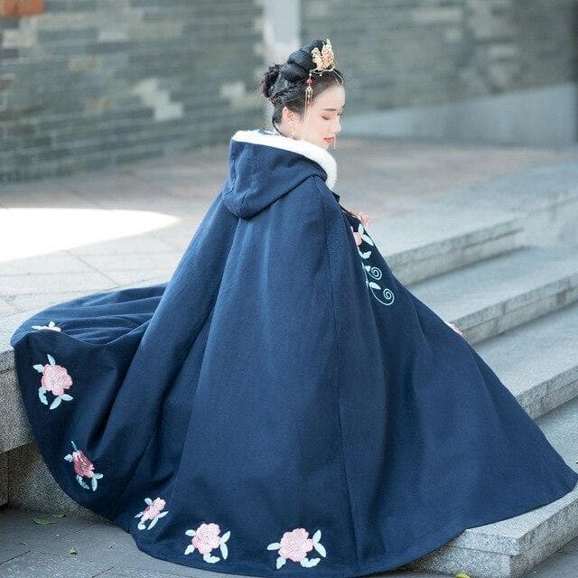 A very temperamental Chinese traditional cultural costume female Hanfu, it looks noble and elegant like a fairy. Tryst Hanfus is the best Hanfu brand in China, a model of modern Hanfu. Enjoy the temptation of uniforms brought by fairy skirts. Give a Hanfu costume. Gift for your girlfriend, hanfu dress